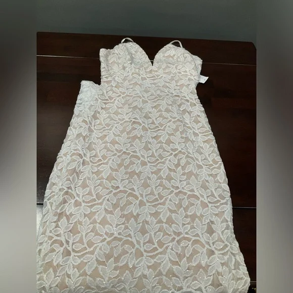 NWT WINDSOR WEDDING PROM COCKTAIL HIGH SIDE SLIT NUDE AND WHITE LACE GOWN - Picture 10 of 11